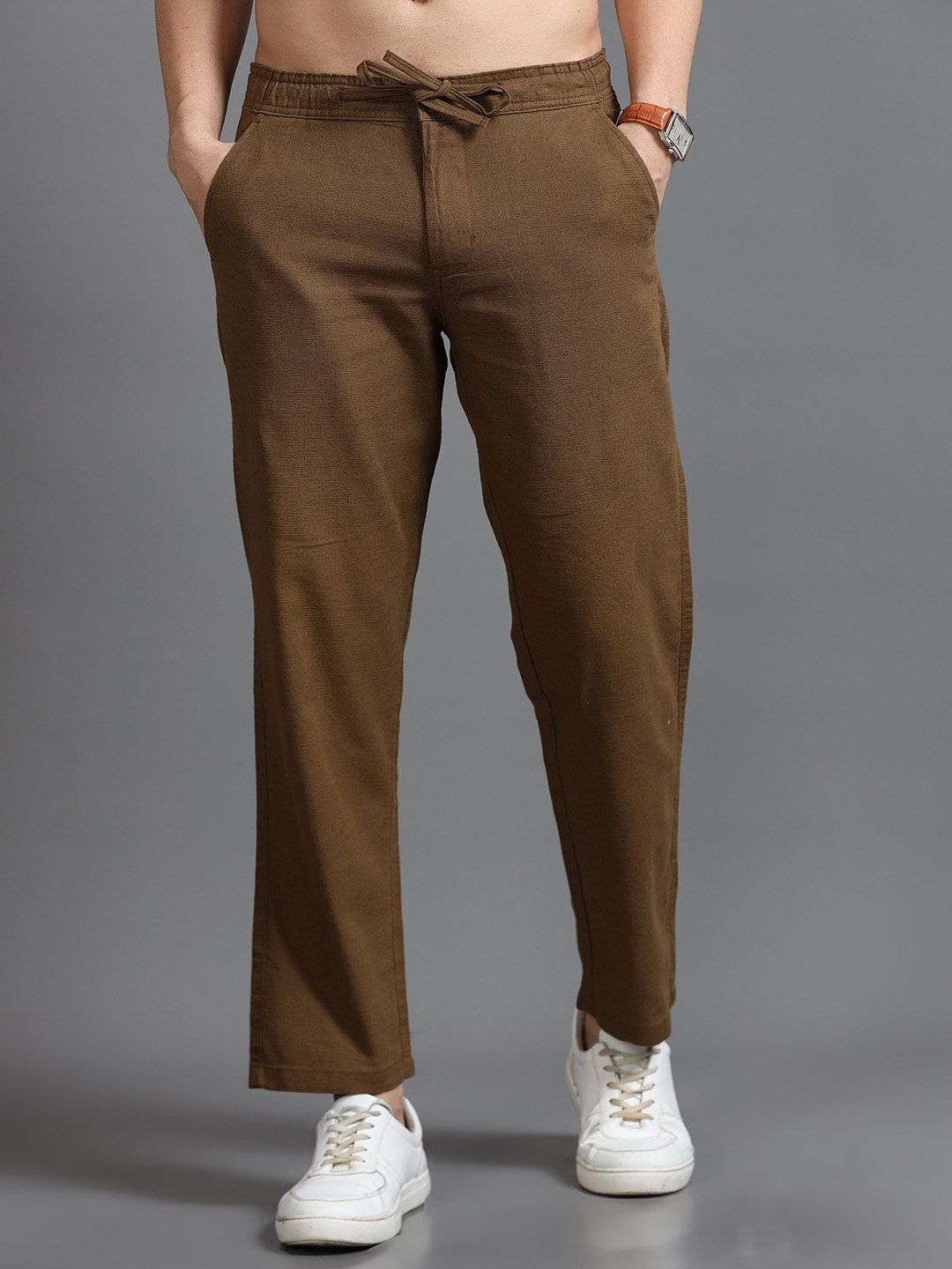 

Reslag Men Loose Fit Mid-Rise Trousers, Coffee brown