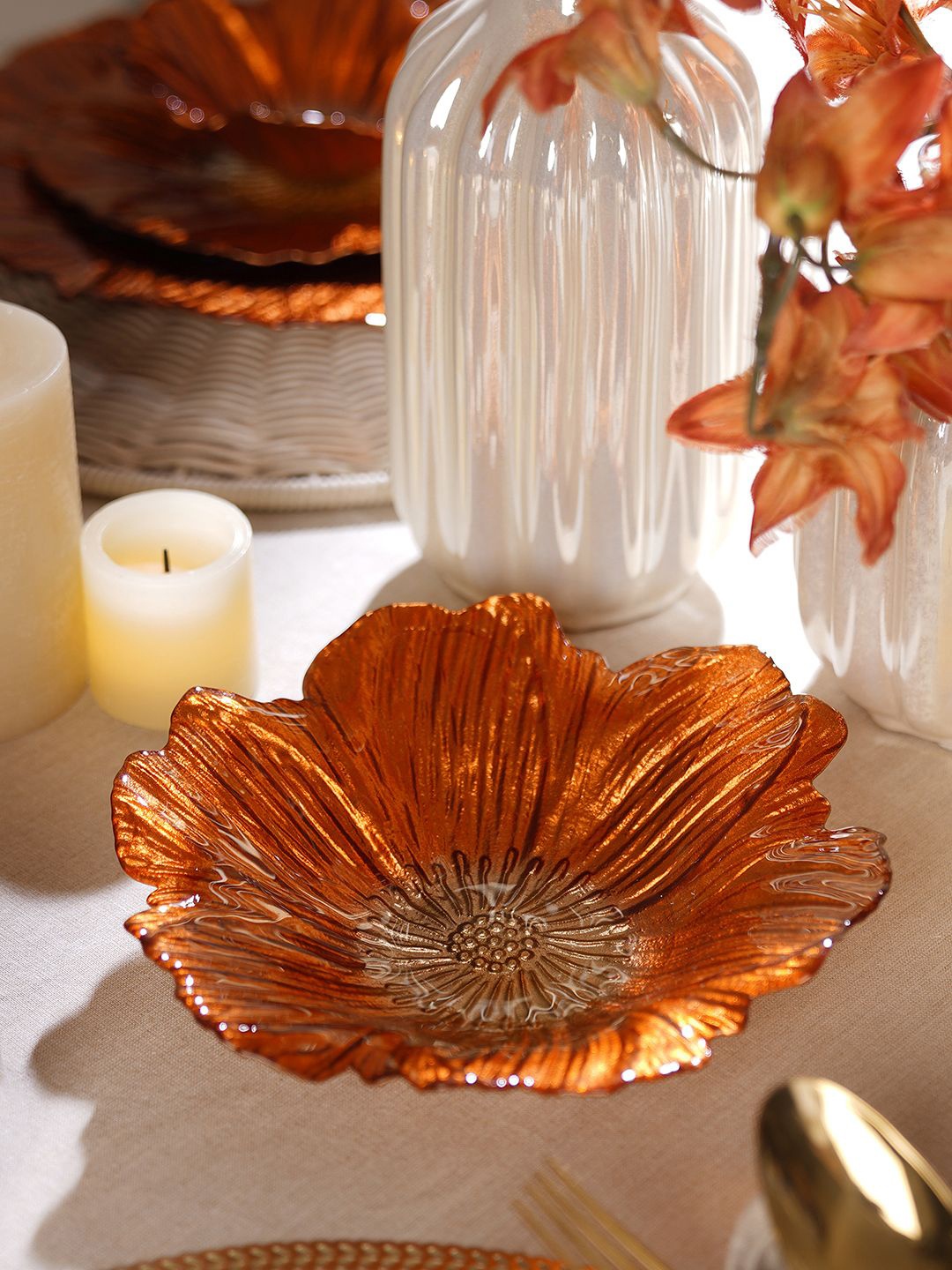 

Pure Home and Living Orange & Gold Toned 2 Pieces Floral Shaped Glass Serving Bowls