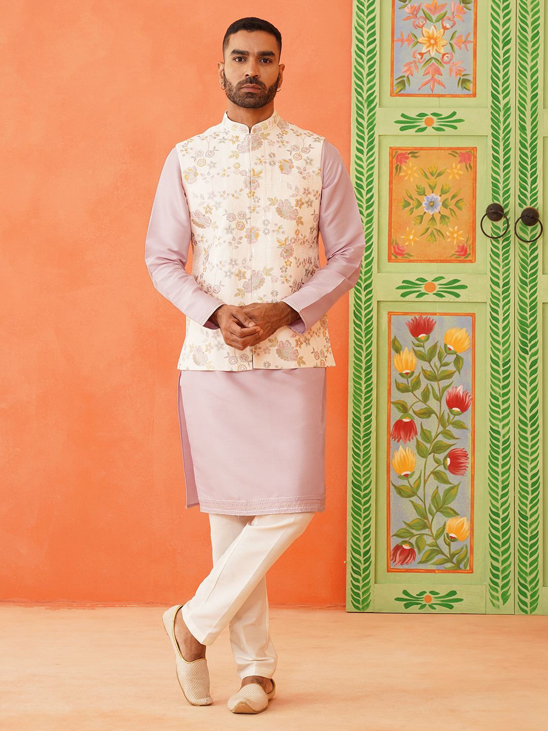 

TheEthnic.Co Floral Printed Straight Kurta with Trousers, Pink