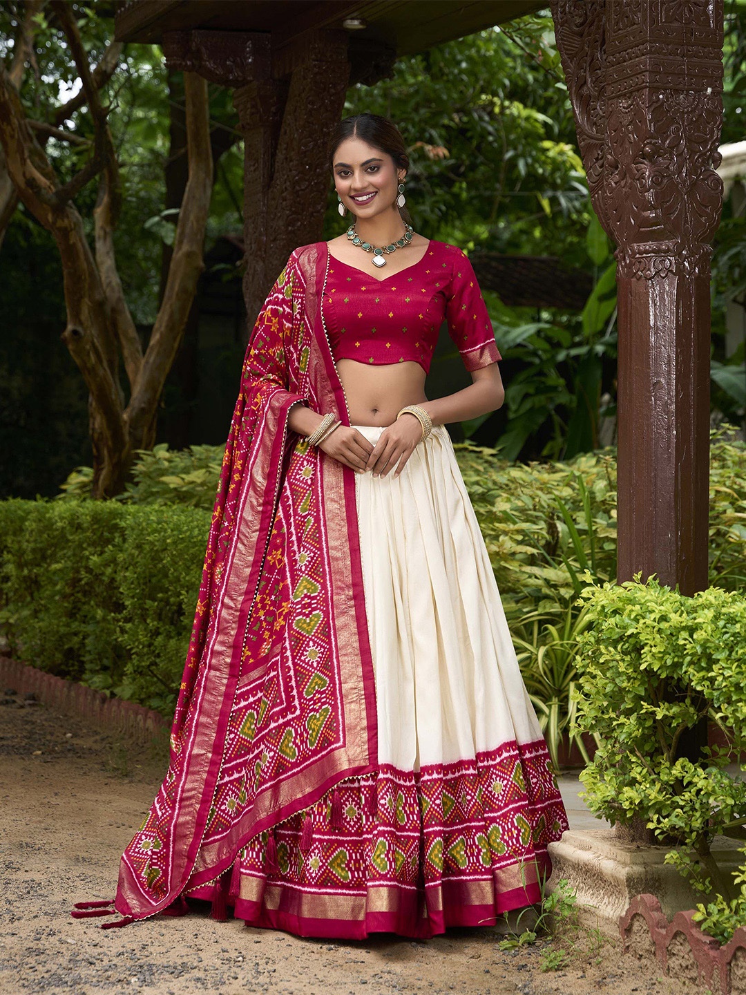 

LOOKNBOOK ART Patola Printed Silk Ready to Wear Lehenga & Unstitched Blouse With Dupatta, Red