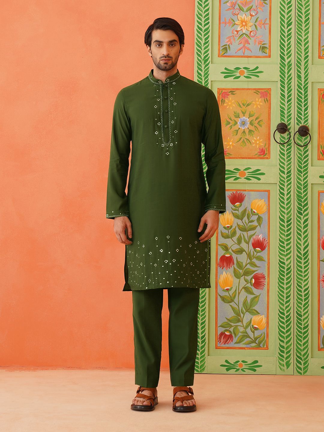 

TheEthnic.Co Men Floral Embroidered Kurta With Salwar & Nehru Jacket, Green