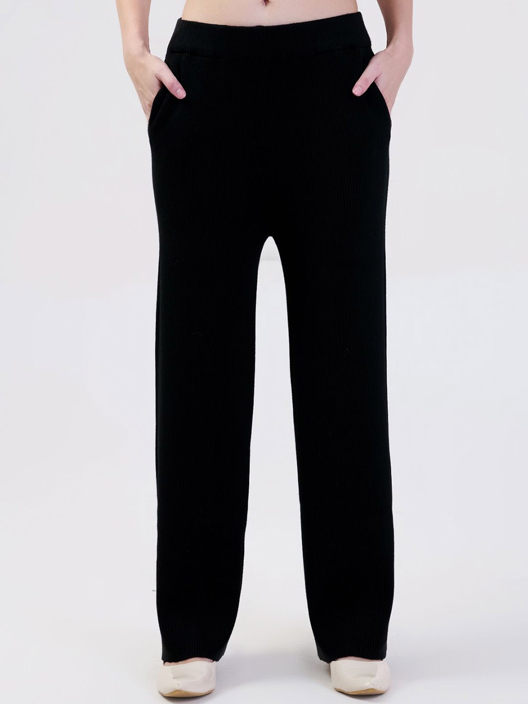 

Albion By CnM Women Mid-Rise Regular Trousers, Black