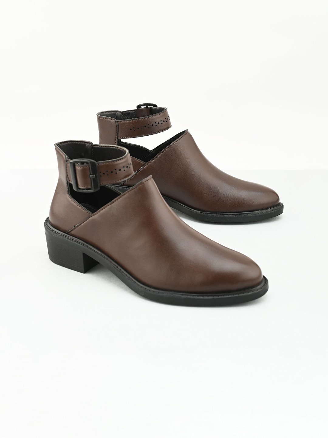 

The Roadster Lifestyle Co Women Block Heeled Regular Boots With Cut-Out Details, Brown