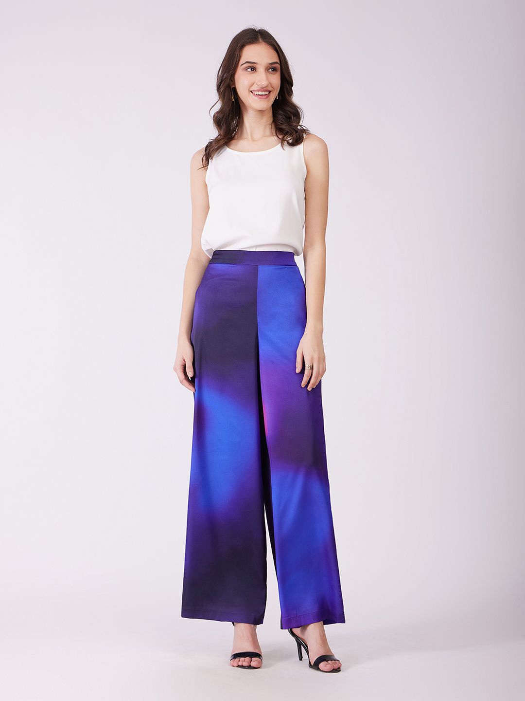 

FableStreet Women Tie and Dye Printed Straight Fit Trousers, Blue