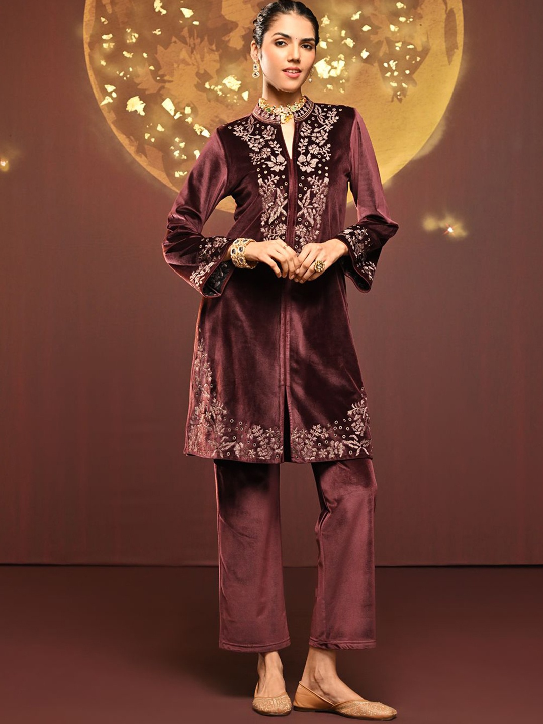 

Lakshita Embroidered Velvet Tunic With Trouser, Brown