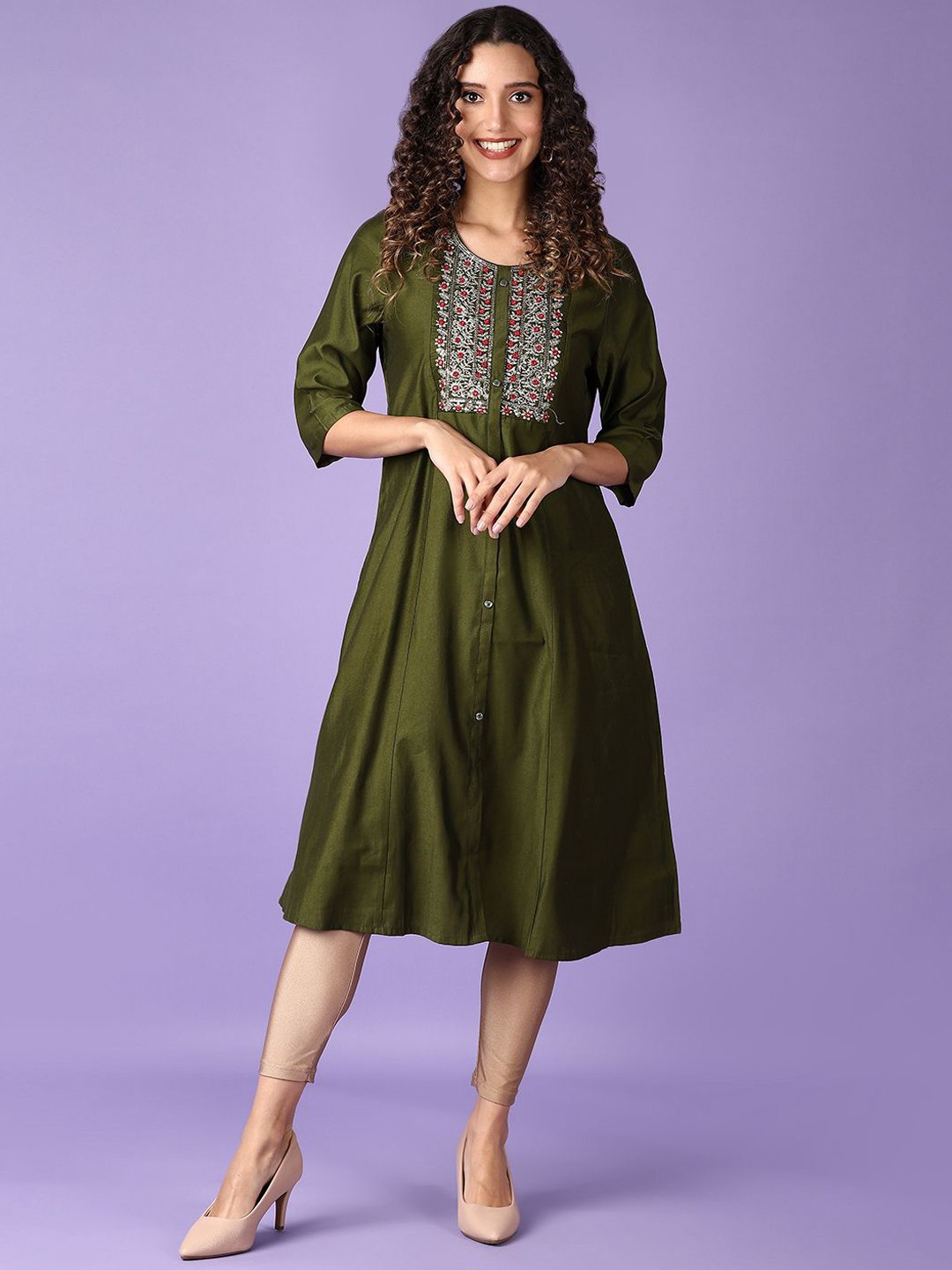 

V-Mart Round Neck Floral Embroidered A-Line Kurta, Green