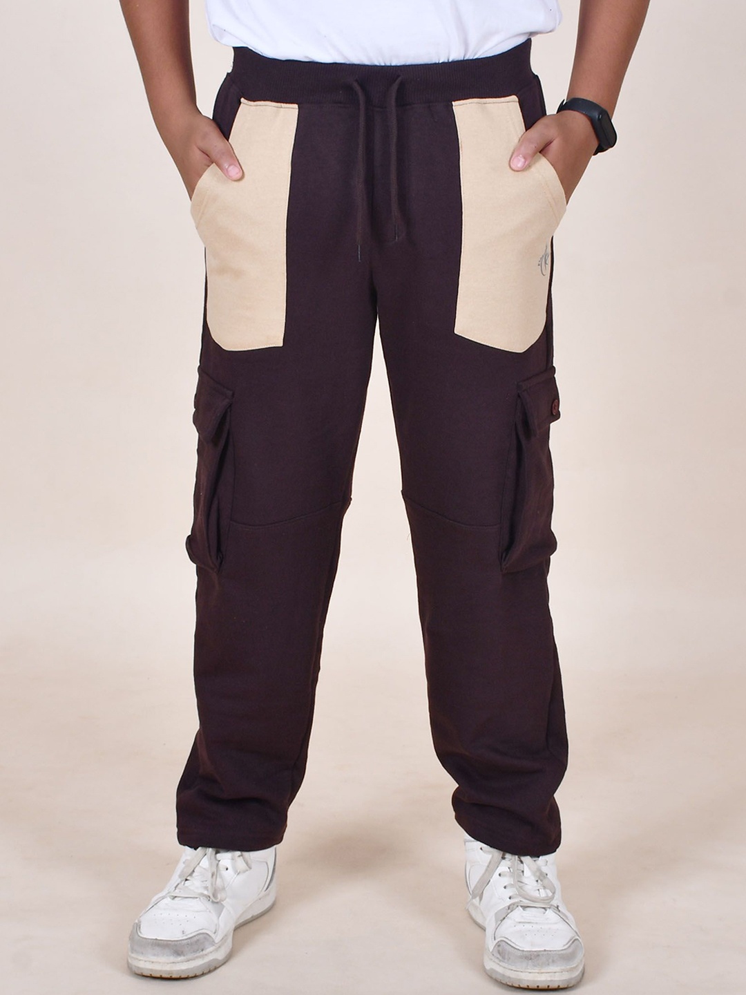 

KiddoPanti Boys Colorblocked Patch Pocket Cargo Track Pants, Brown