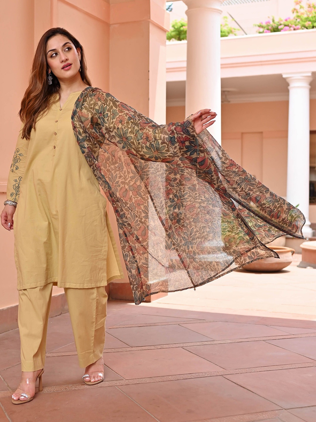 

Bunaai Straight Kurta with Trousers & Dupatta, Beige