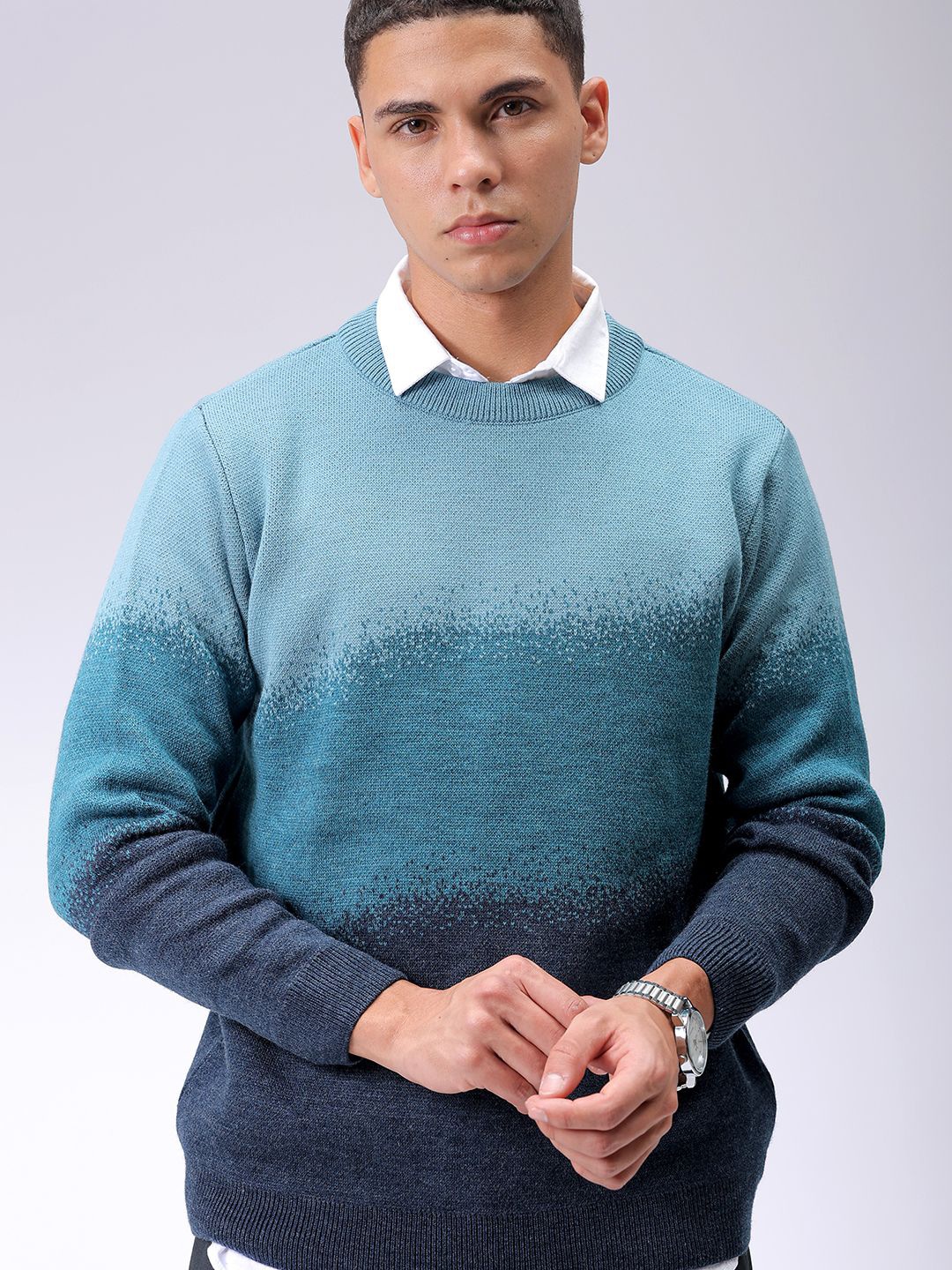 

The Indian Garage Co Men Long Sleeves Colourblocked Pullover, Turquoise blue