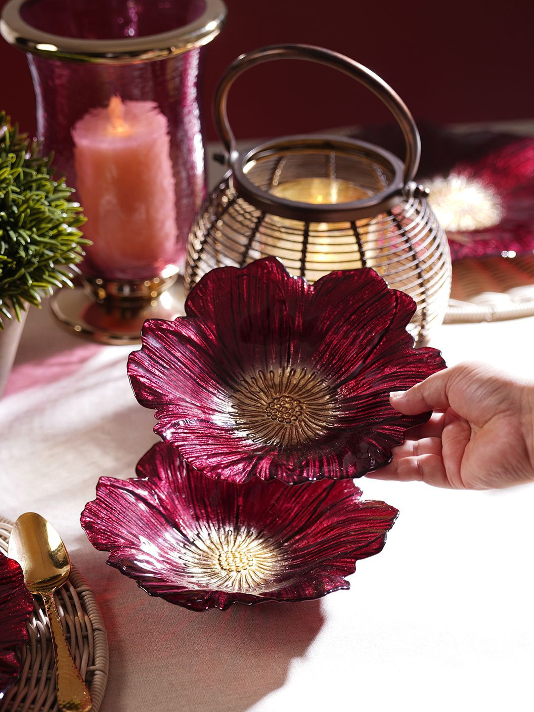 

Pure Home and Living Burgundy & Gold Toned 2 Pieces Floral Shaped Glass Serving Bowls