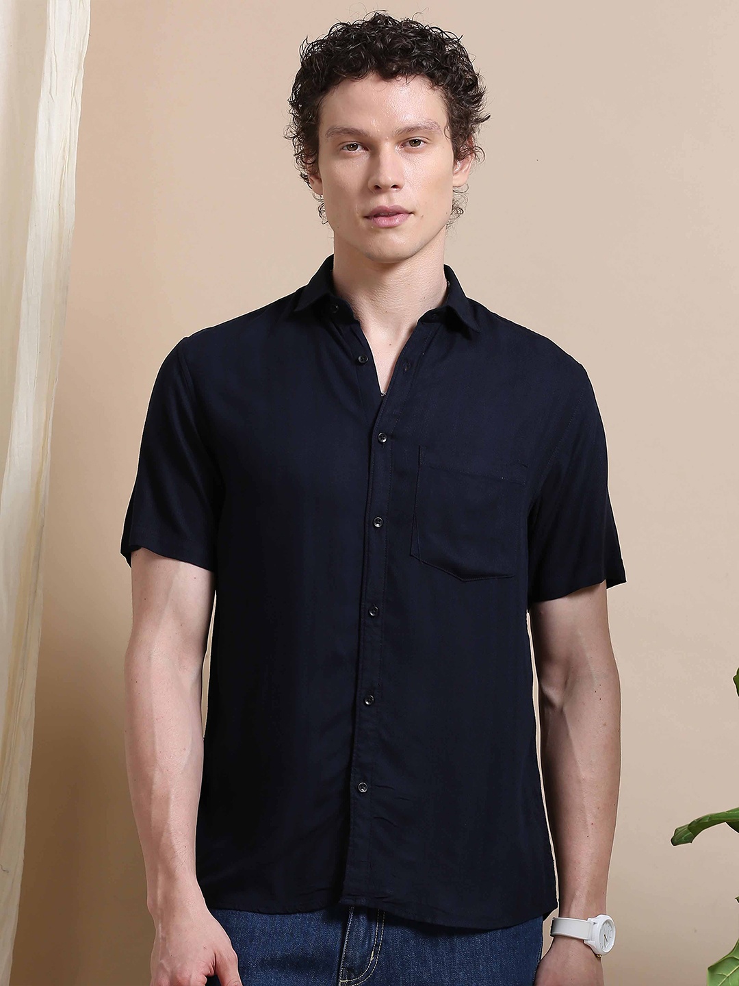 

HOUSE OF MAHNOTS Men Classic Spread Collar Textured Casual Shirt, Navy blue