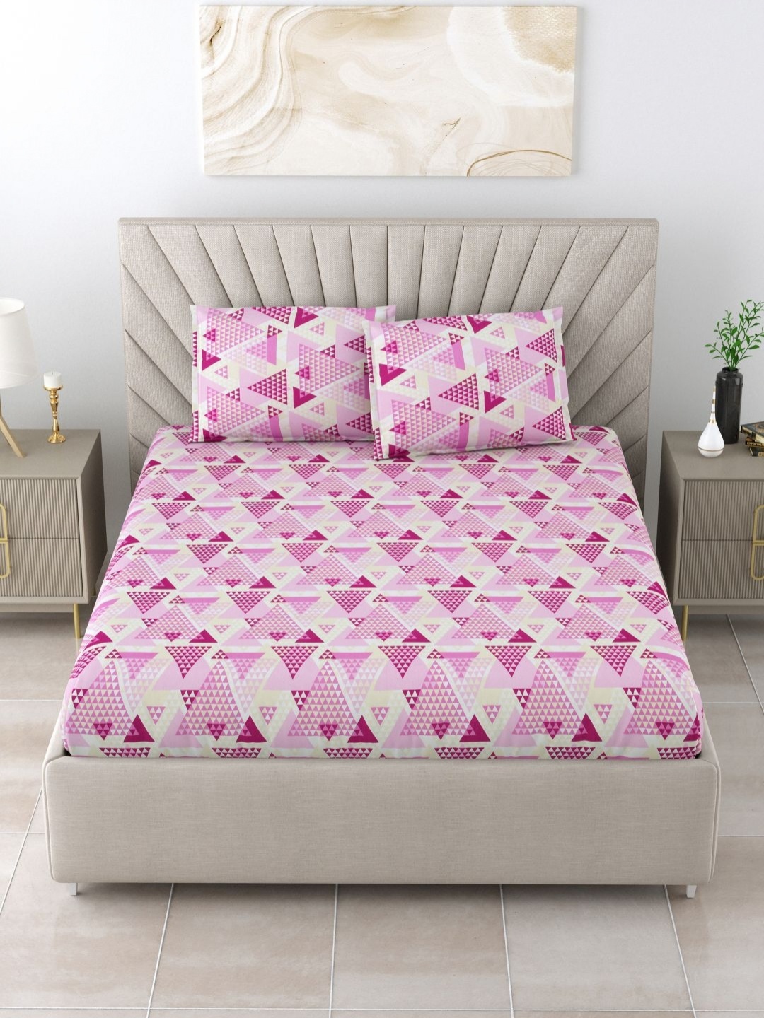 

BOMBAY DYEING Pink & Cream-Coloured Geometric 144 TC Queen Bedsheet with 2 Pillow Covers