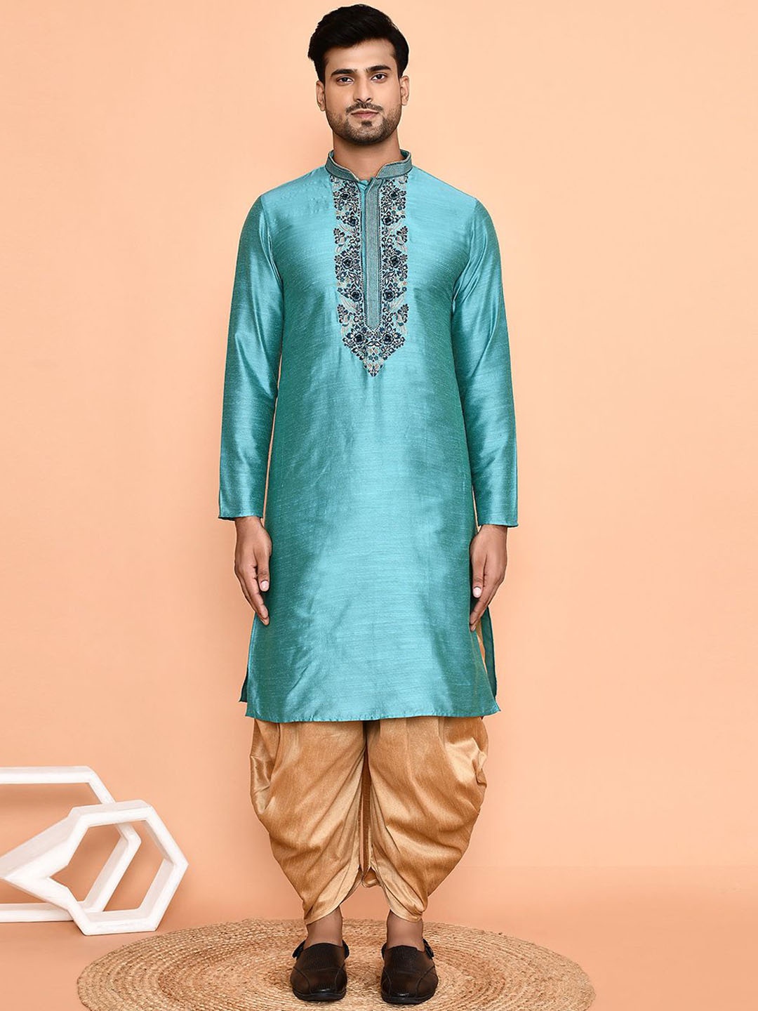 

Arihant Rai Sinha Floral Embroidered Mandarin Collar Regular Straight Kurta With Patiala, Blue