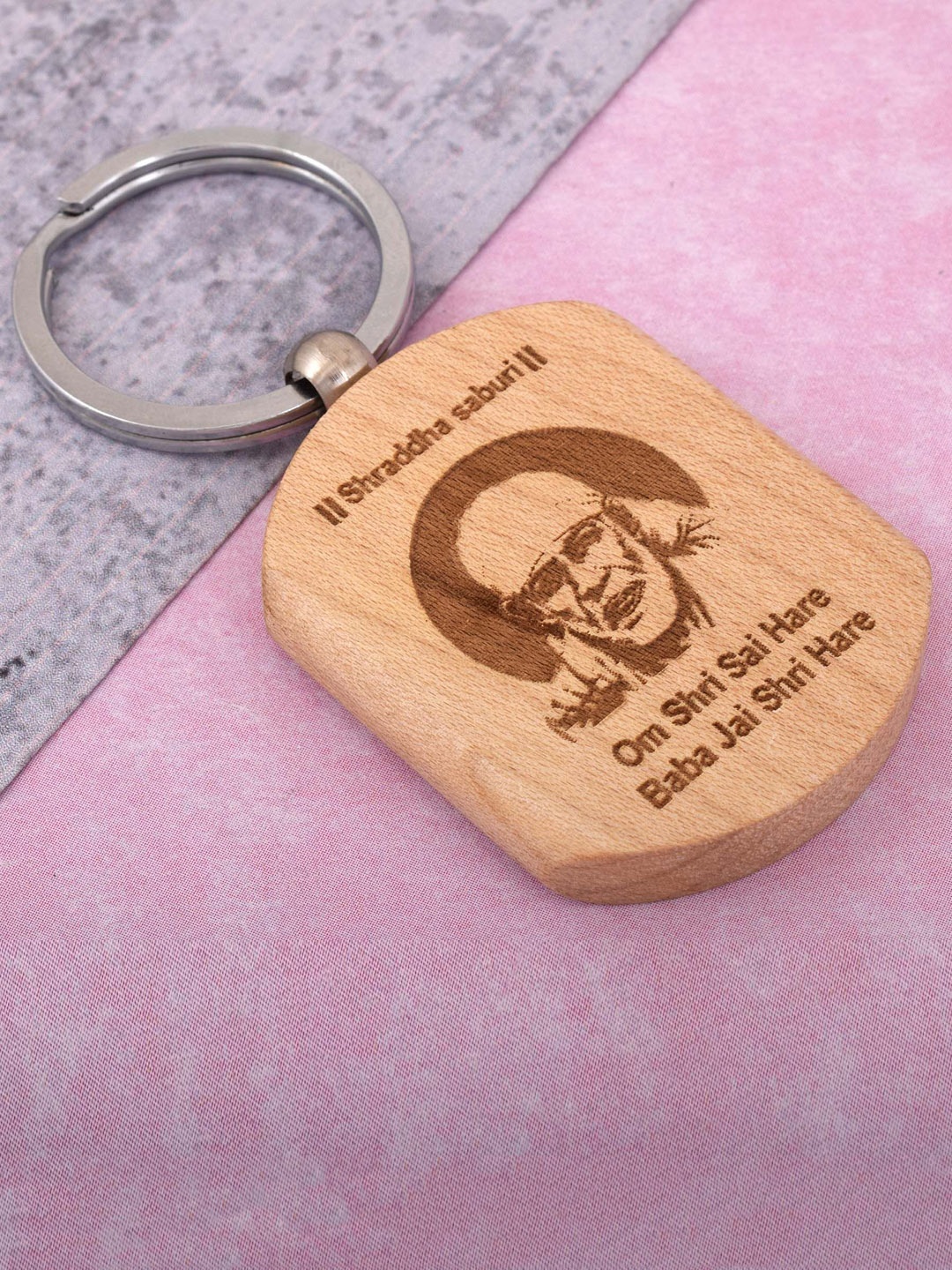 

MEMOIR Unisex Wooden Shirdi Sai Baba Stylish Keyring, Brown