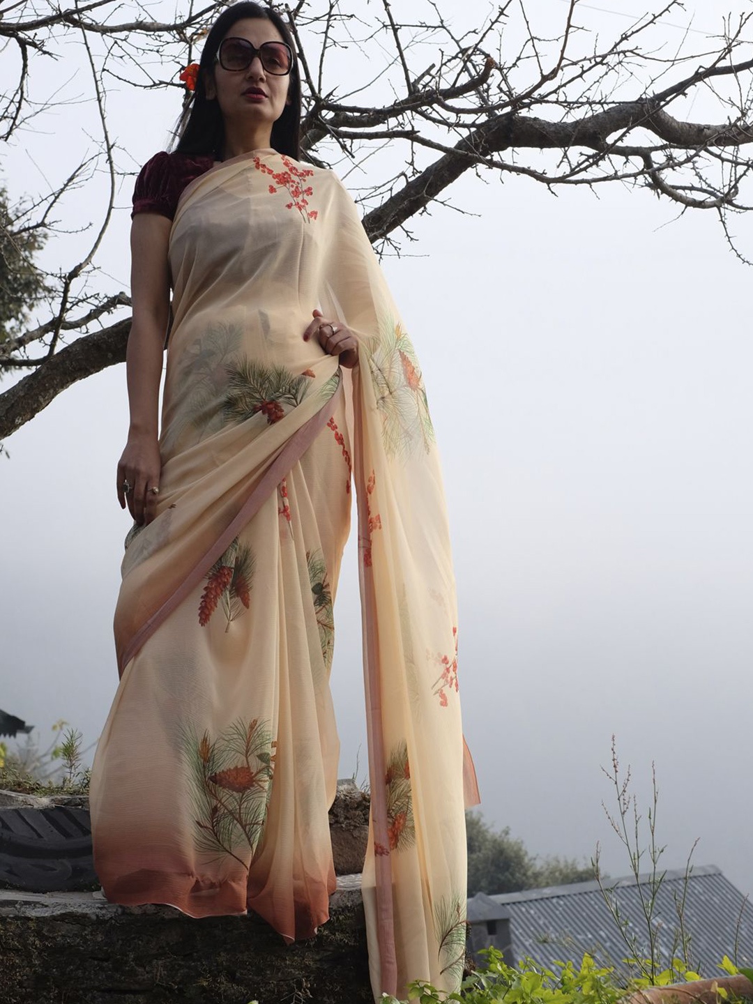 

BBG Royals Floral Printed Pure Chiffon Saree, Cream