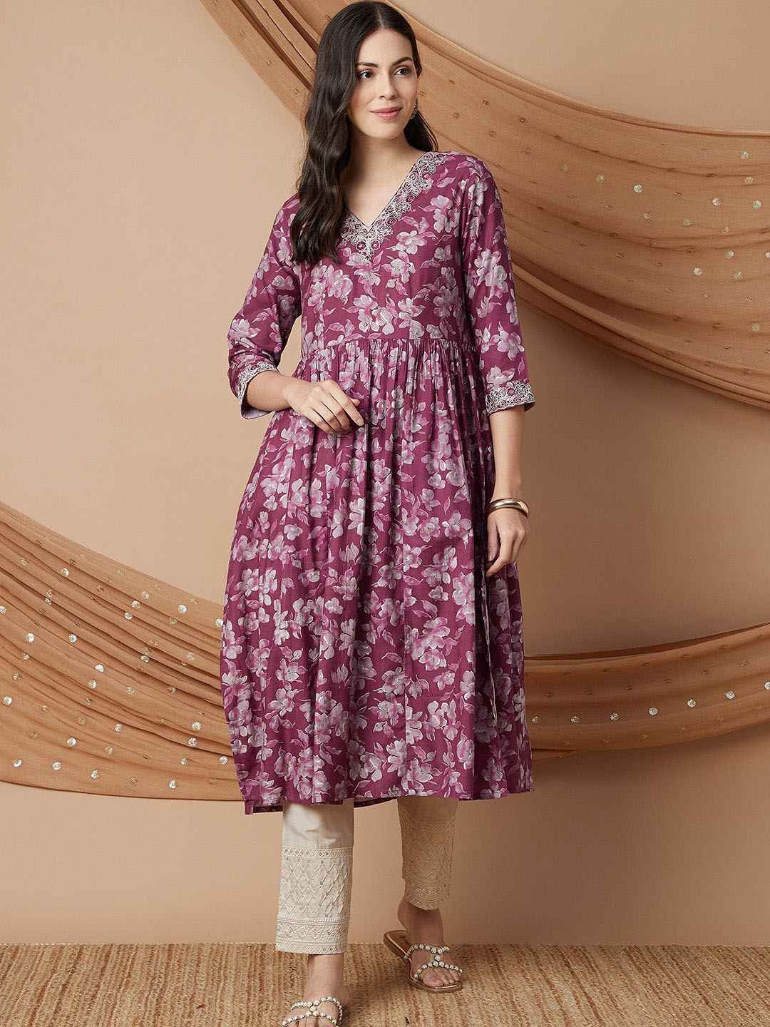 

Melange by Lifestyle Floral Printed V-Neck Anarkali Kurta, Maroon