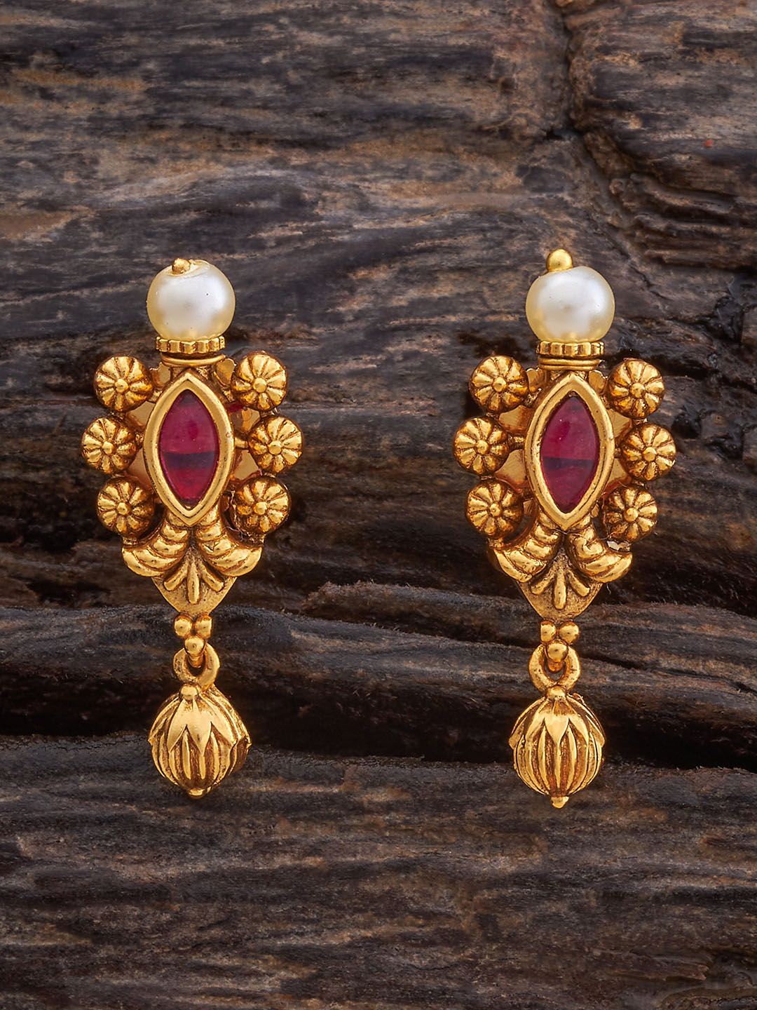 

Kushal's Fashion Jewellery Gold-Plated Stone Studded Leaf Shaped Antique Drop Earrings