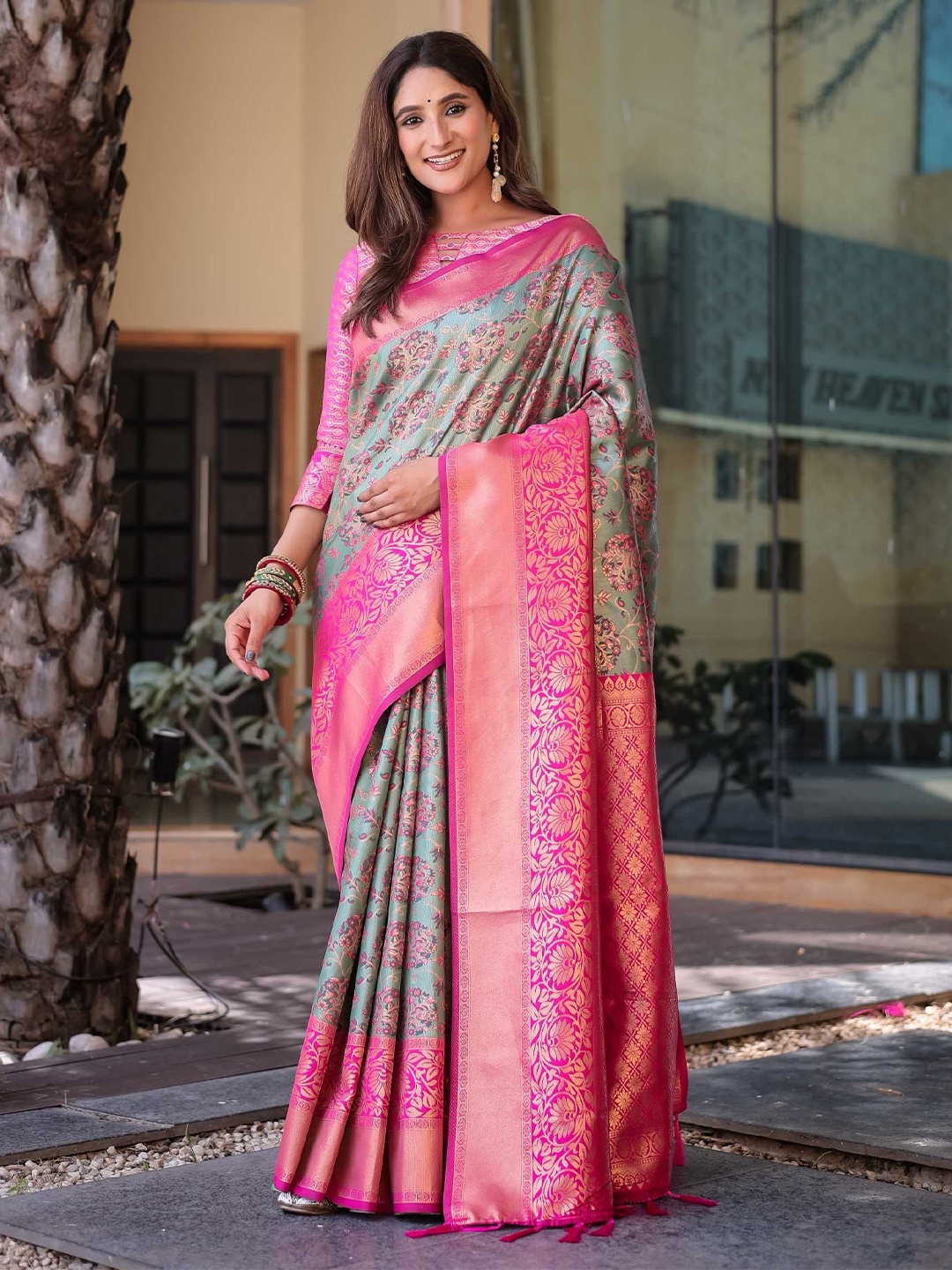 

Kandora Floral Woven Design Zari Pure Silk Dharmavaram Saree, Grey