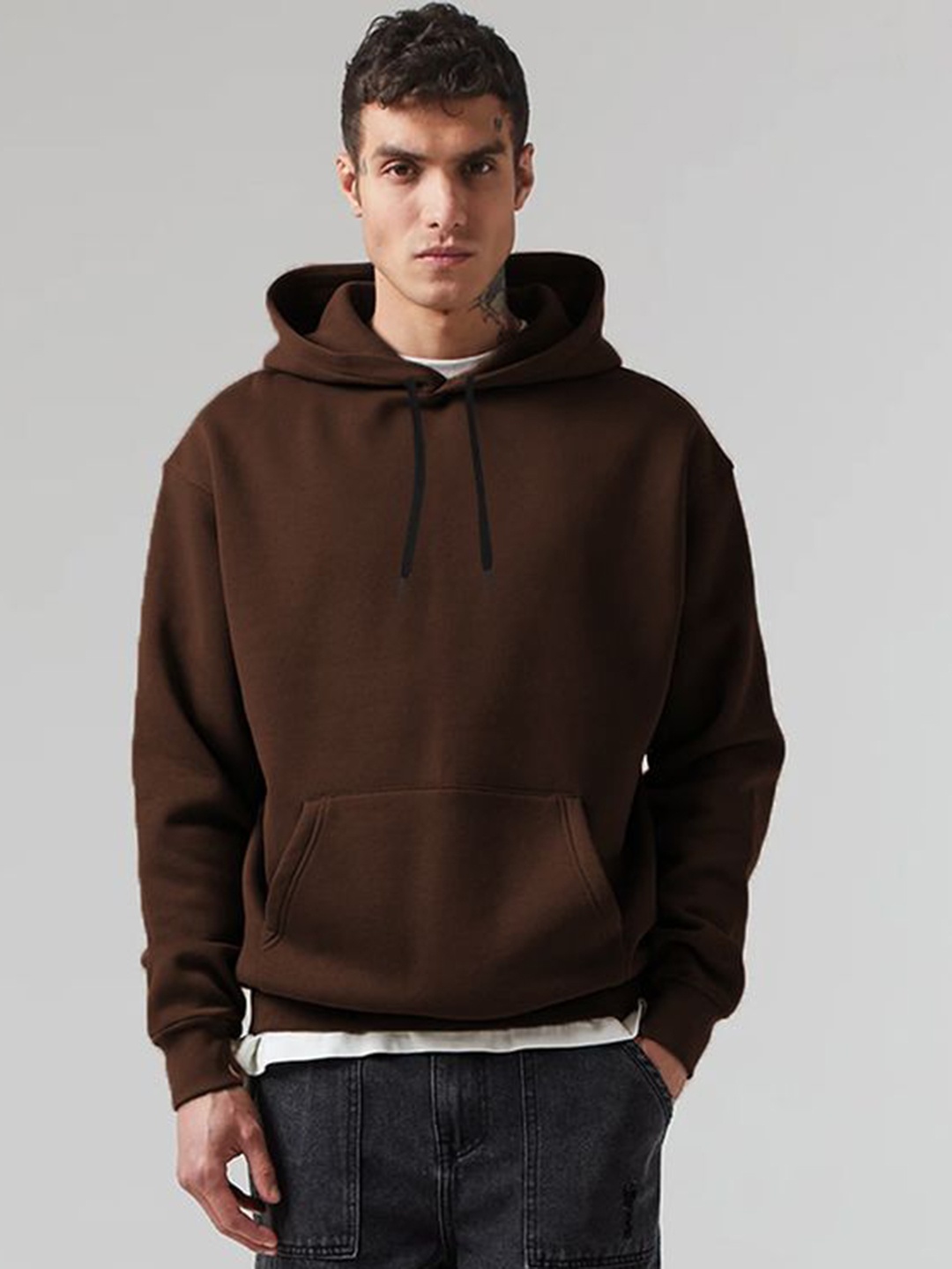 

Genzy Men Hooded Pockets Boxy T-shirt, Brown