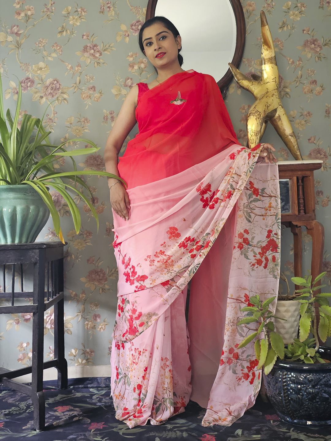 

BBG Royals Floral Printed Pure Chiffon Saree, Red