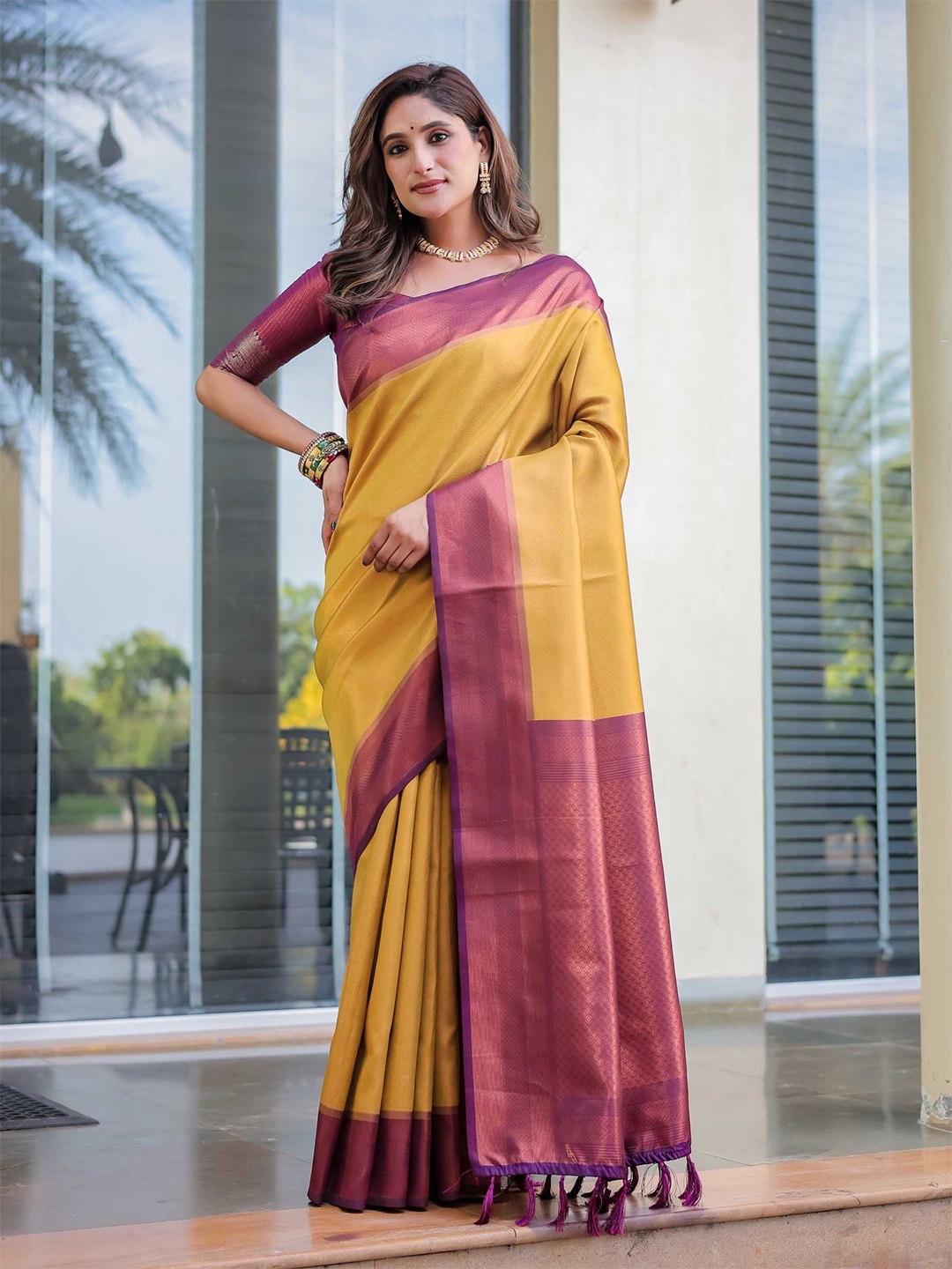 

Kandora Woven Design Zari Pure Silk Heavy Work Kanjeevaram Saree, Yellow