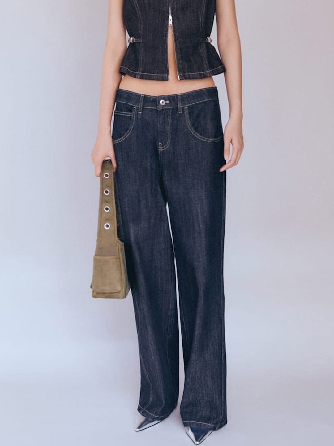 

MANGO Women Wide Leg Low-Rise Light Fade Stretchable Jeans, Navy blue