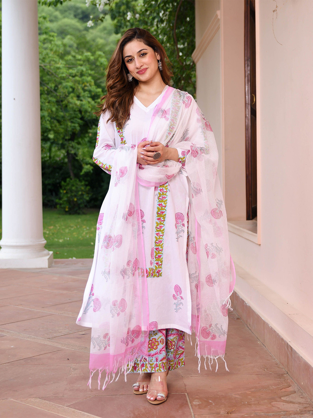 

Bunaai Floral Printed Straight Kurta With Trousers & Dupatta, White