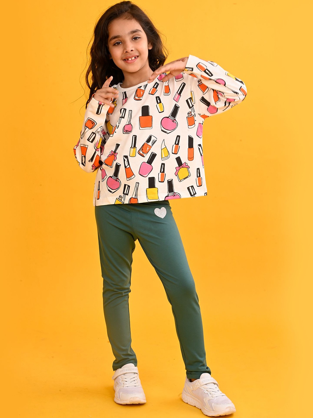 

Anthrilo Girls Printed T-shirt With Legging, White