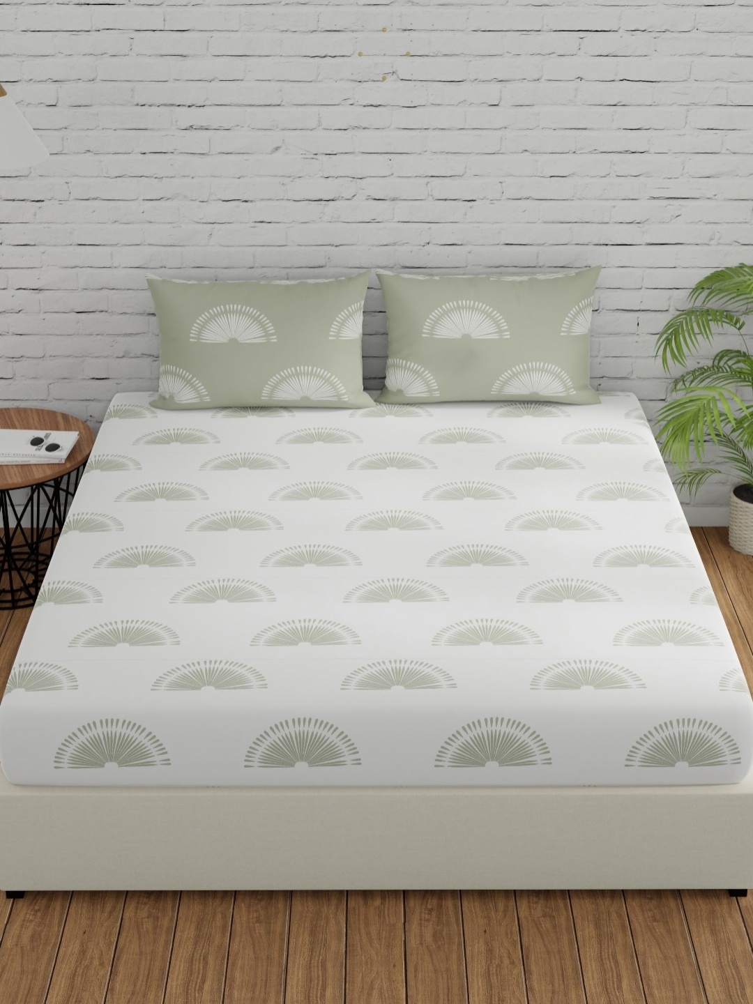

Huesland White & Green Floral 144 TC Cotton Single Bedsheet Set-2.23 m x 1.39 m