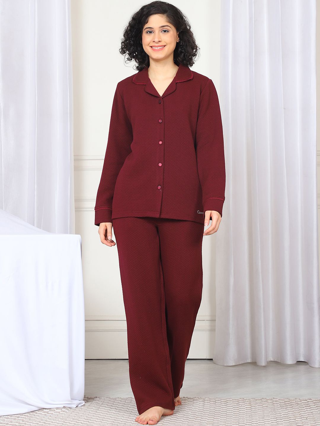 

Kanvin Women Lapel Collar Long Sleeves Night suit, Red