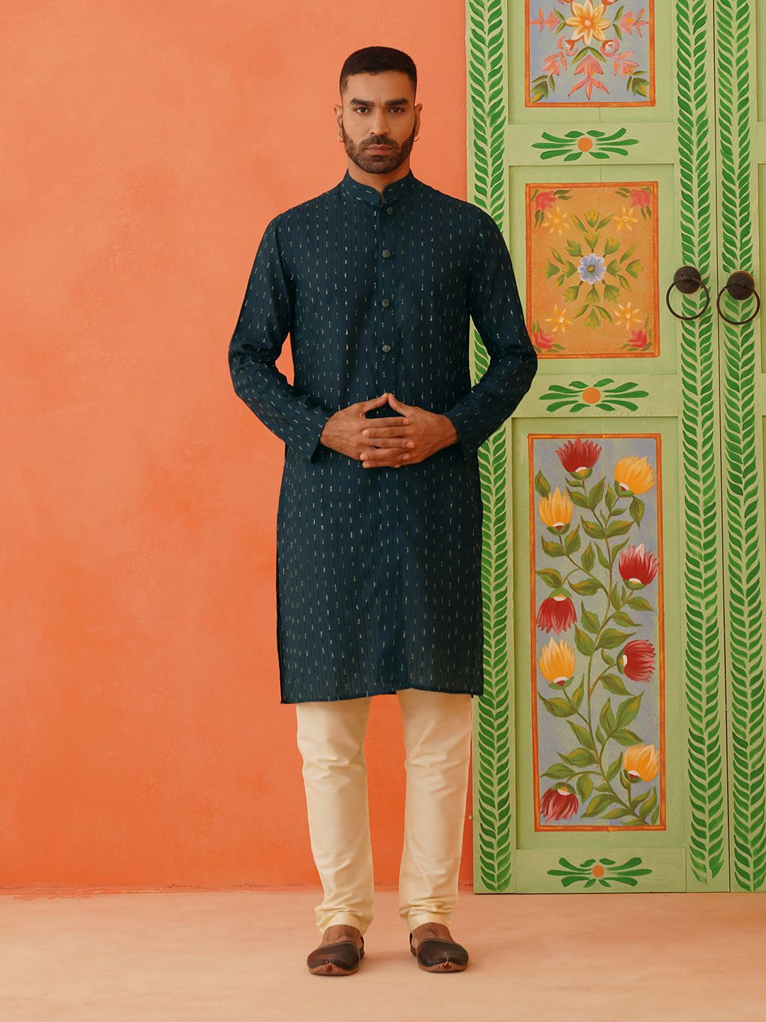 

TheEthnic.Co Striped Embroidered Mandarin Collar Straight Kurta with Pyjamas, Blue