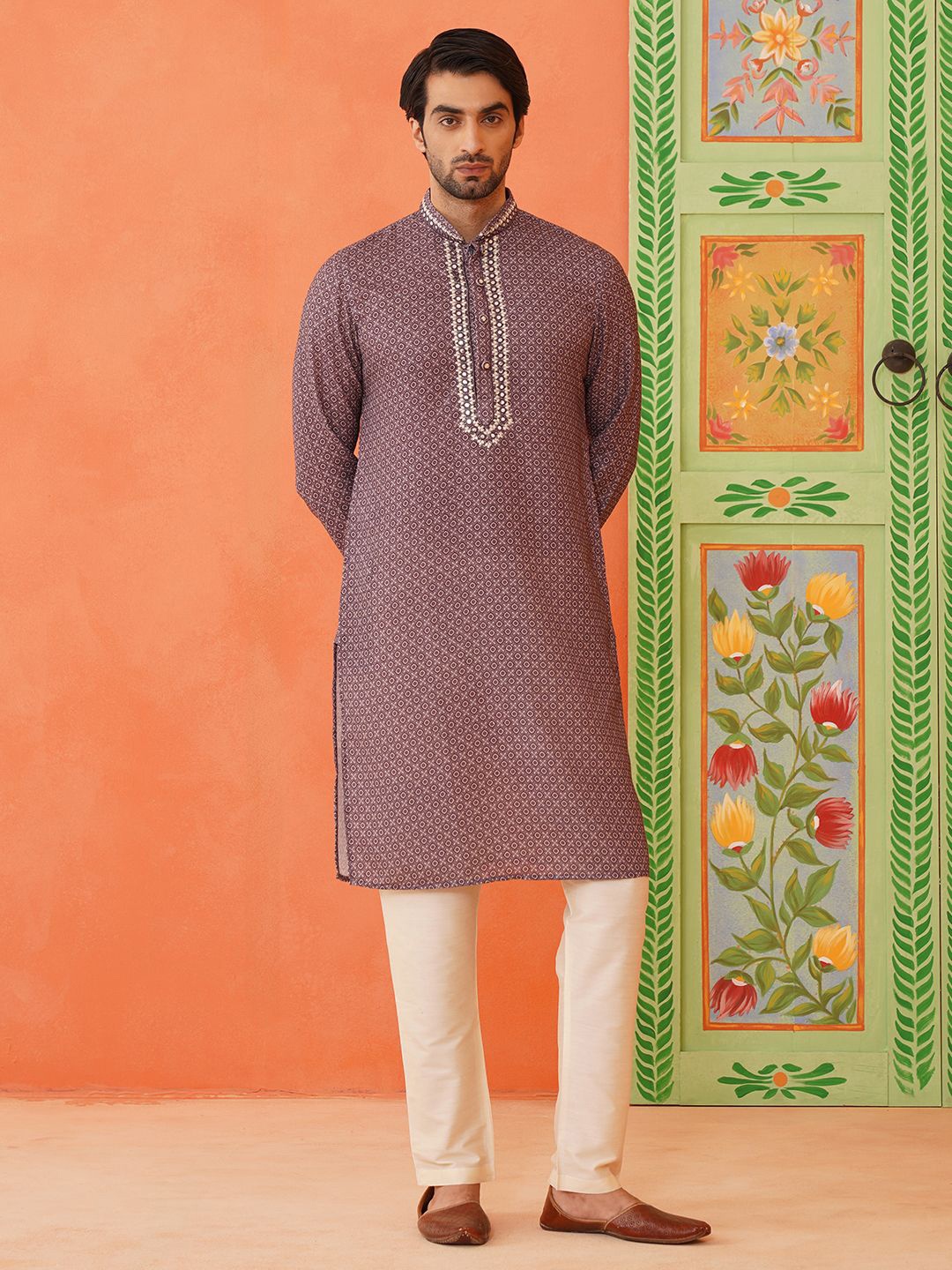 

TheEthnic.Co Geometric Thread Work Cotton Straight Kurta, Purple
