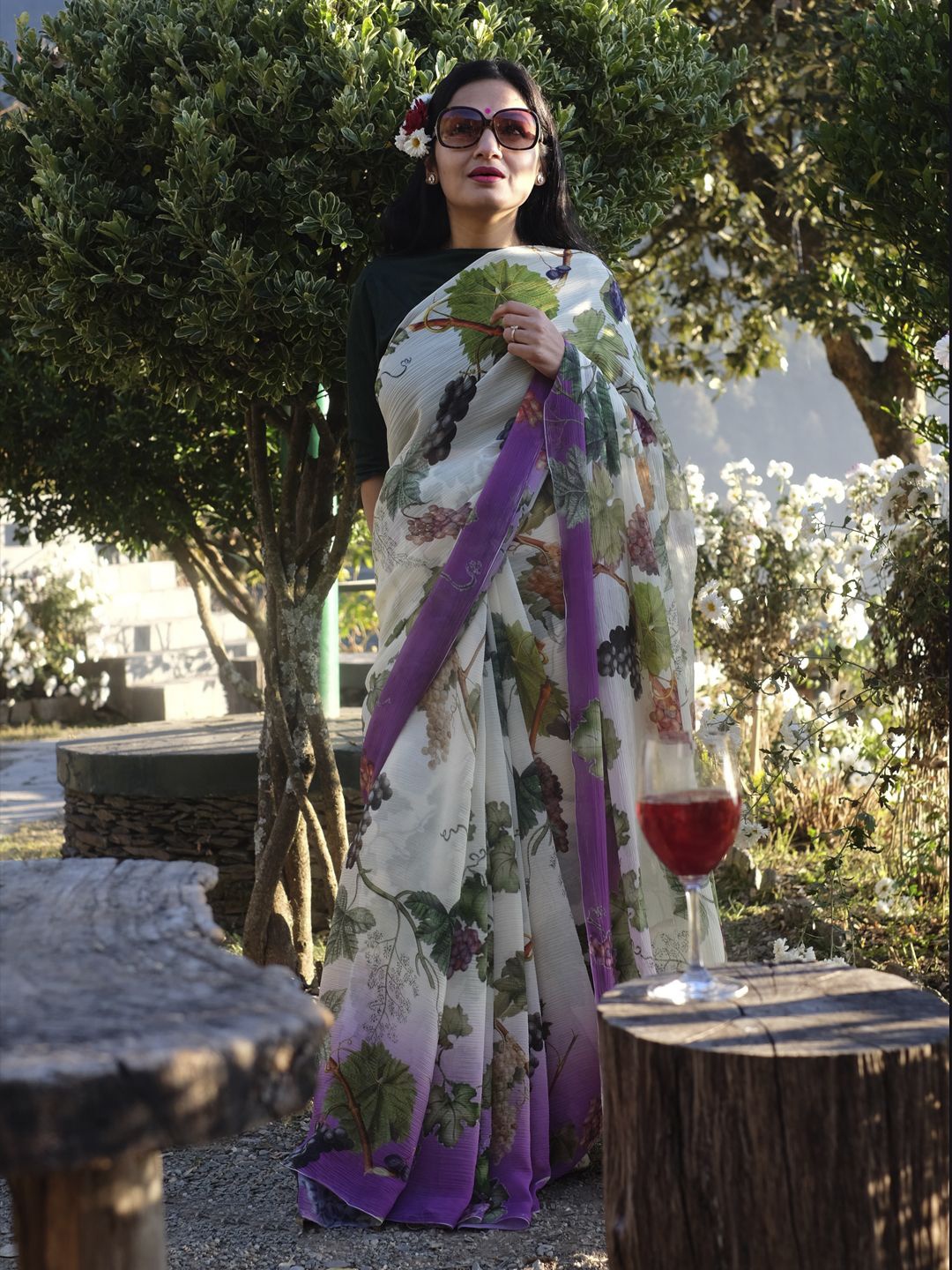 

BBG Royals Floral Pure Chiffon Saree, White