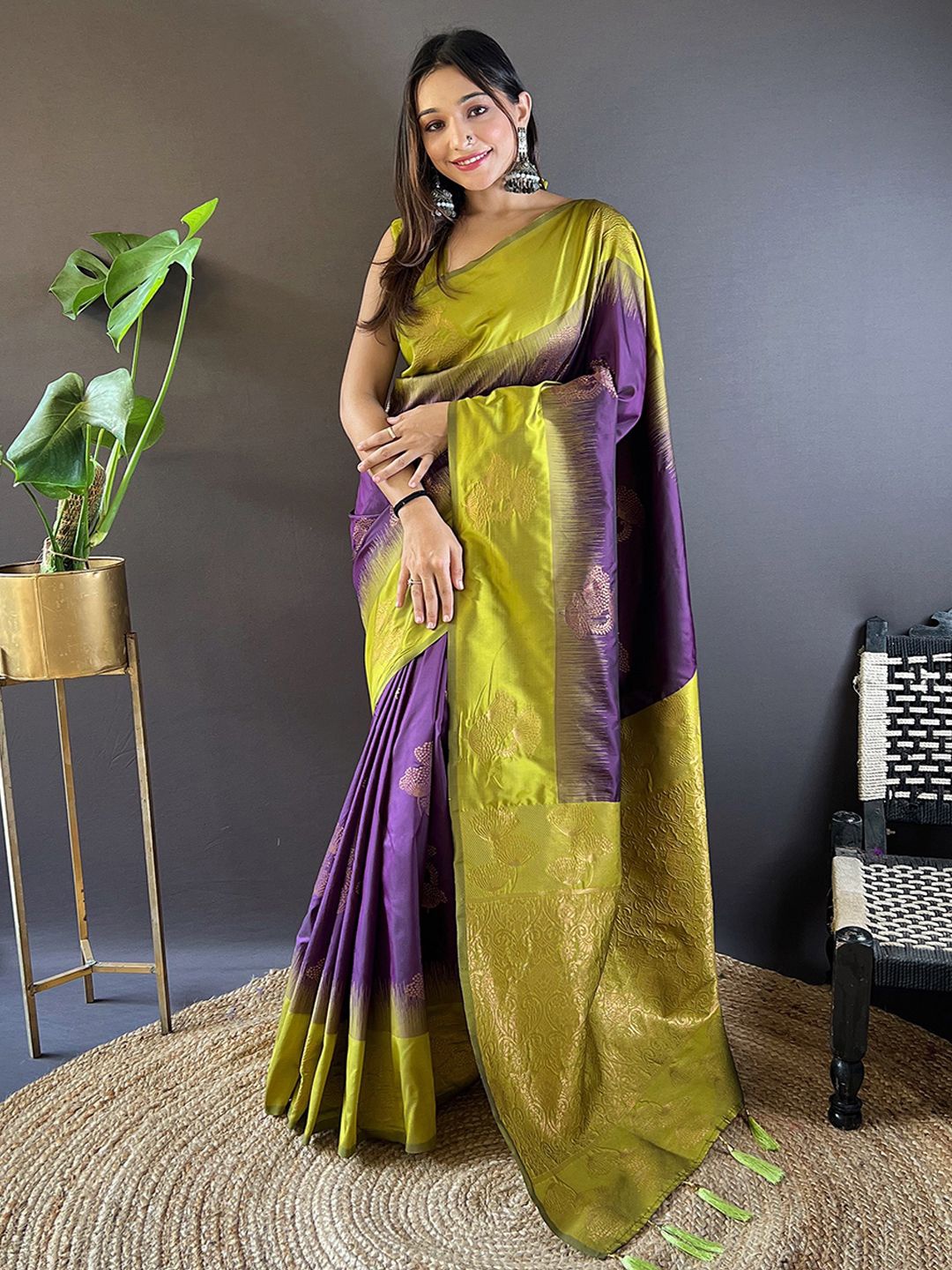 

Mitera Woven Design Zari Saree, Purple