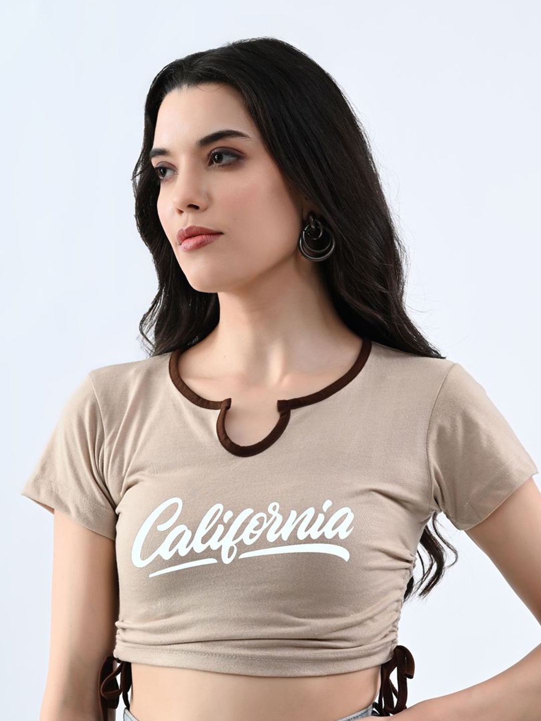 

Genzy printed typography Cotton Regular Sleeves Crop Fitted Top, Beige