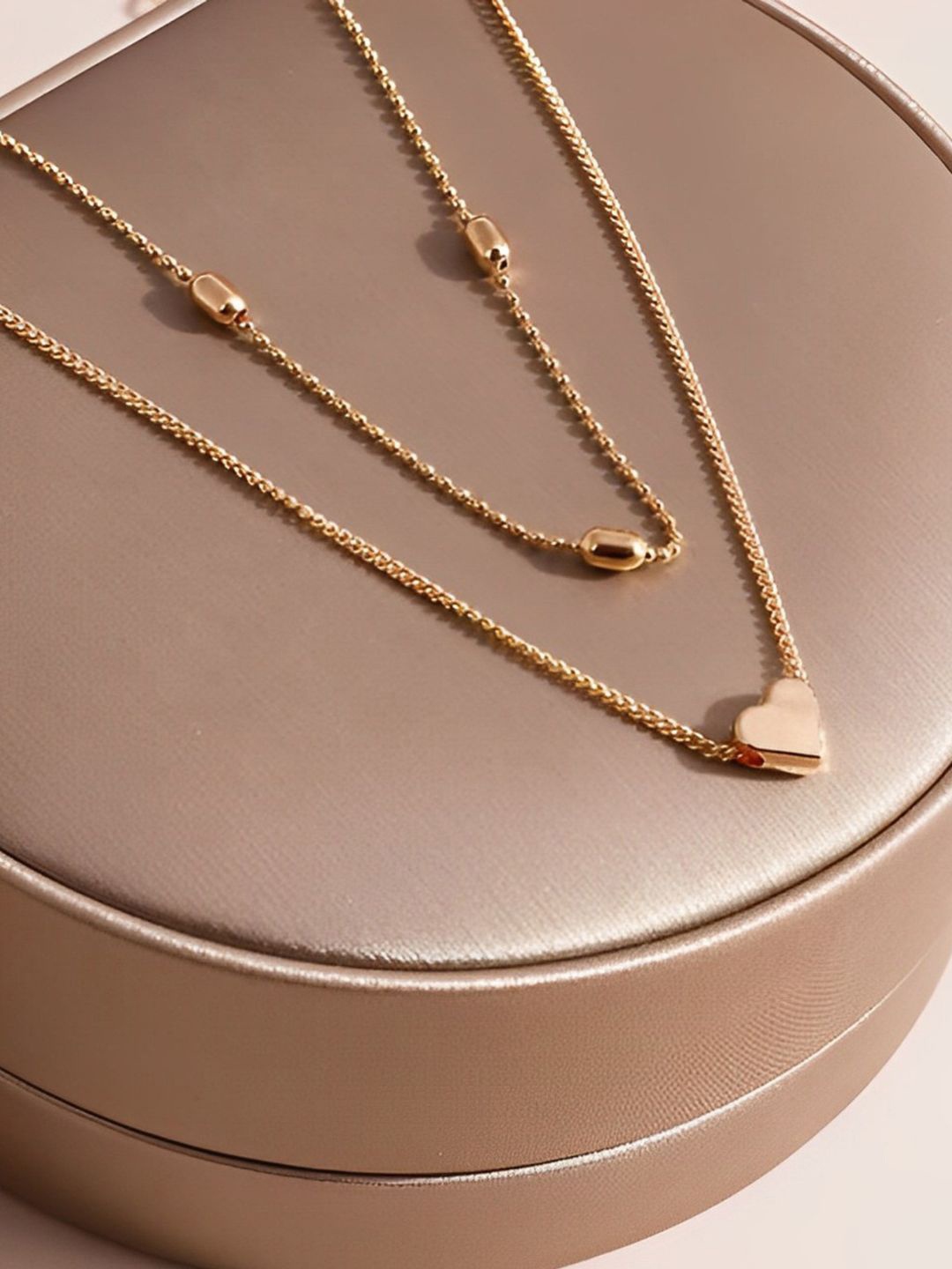 

Pinapes Unisex Brass Gold-Plated Oxidised Necklace