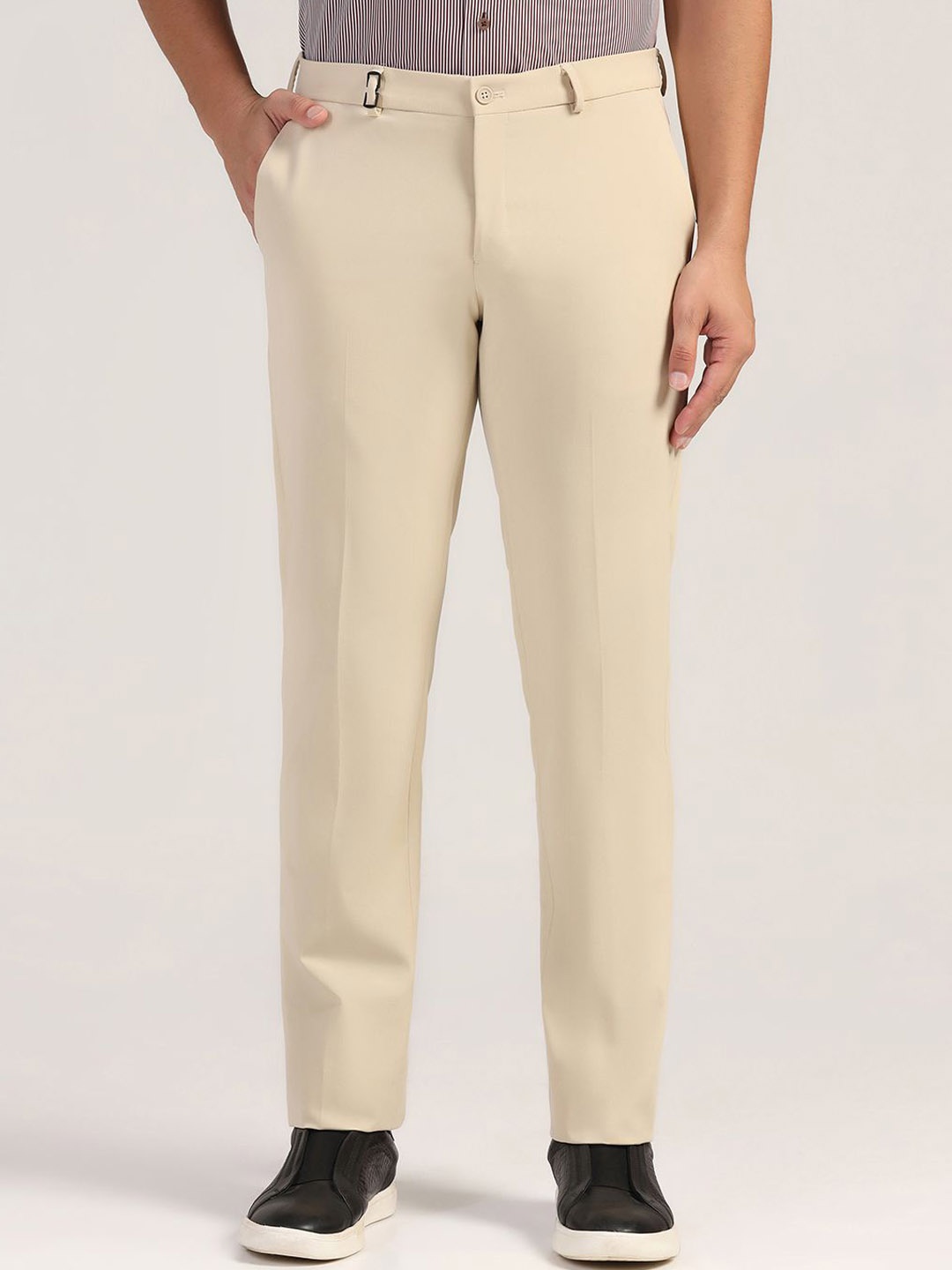 

Blackberrys Men Slim Fit Mid-Rise Button Closure Trousers, Beige