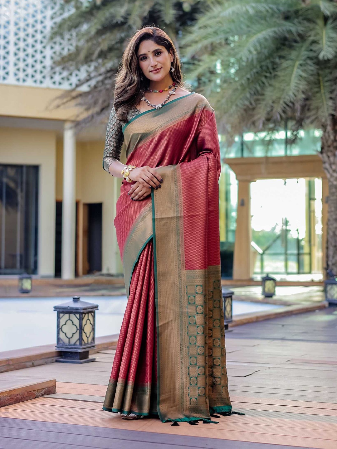 

Kandora Woven Design Zari Pure Silk Kanjeevaram Saree, Maroon