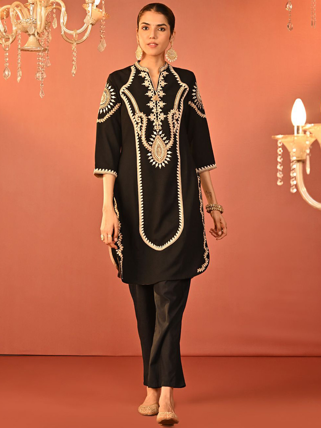 

Lakshita Embroidered Cotton Tuinc With Trousers, Black