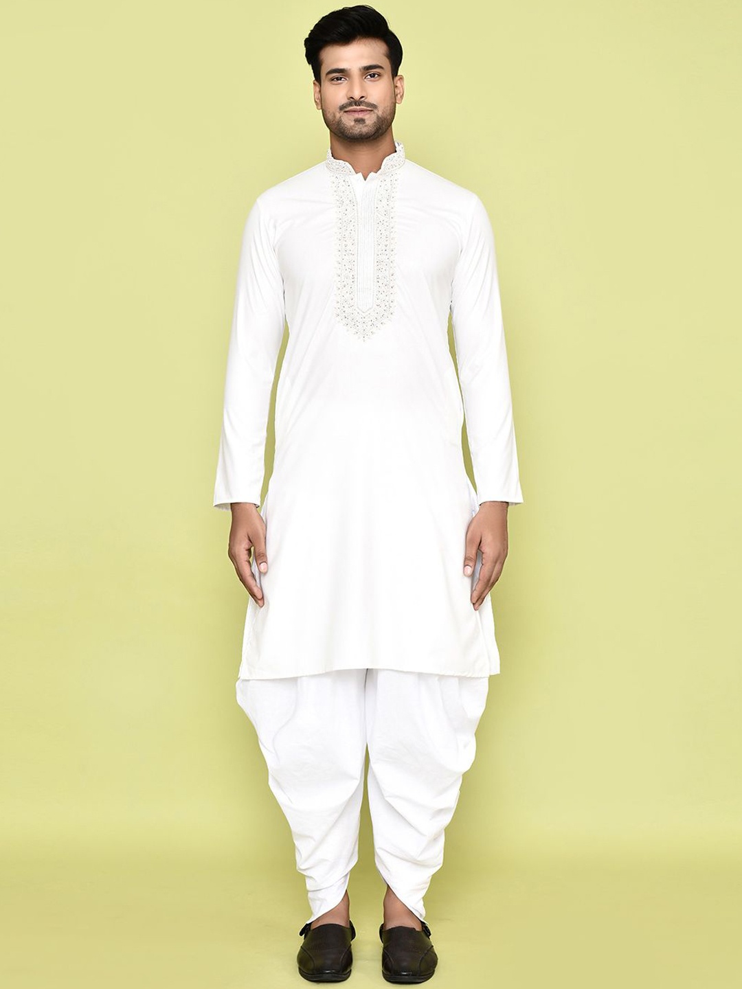 

Arihant Rai Sinha Mandarin Collar Long Sleeves Regular Pure Cotton Kurta With Patiala, Cream