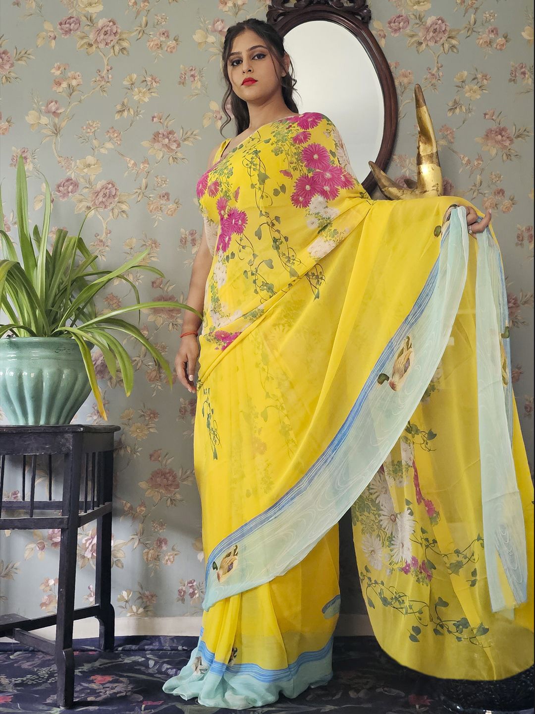 

BBG Royals Floral Pure Chiffon Saree, Blue