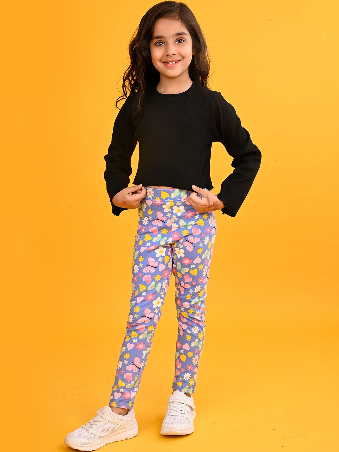 

Anthrilo Girls Round Neck T-shirt With Leggings, Black