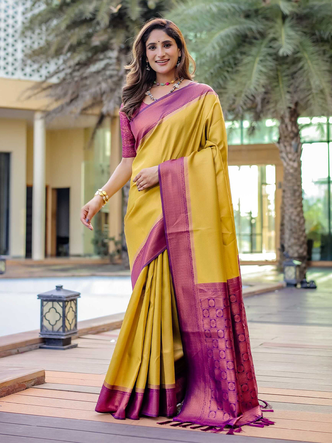 

Kandora Woven Design Zari Pure Silk Kanjeevaram Saree, Mustard