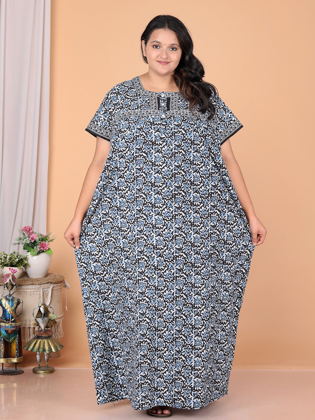 

SP DESIGNS Women Floral Printed Pure Cotton Maxi Nightdress, Black