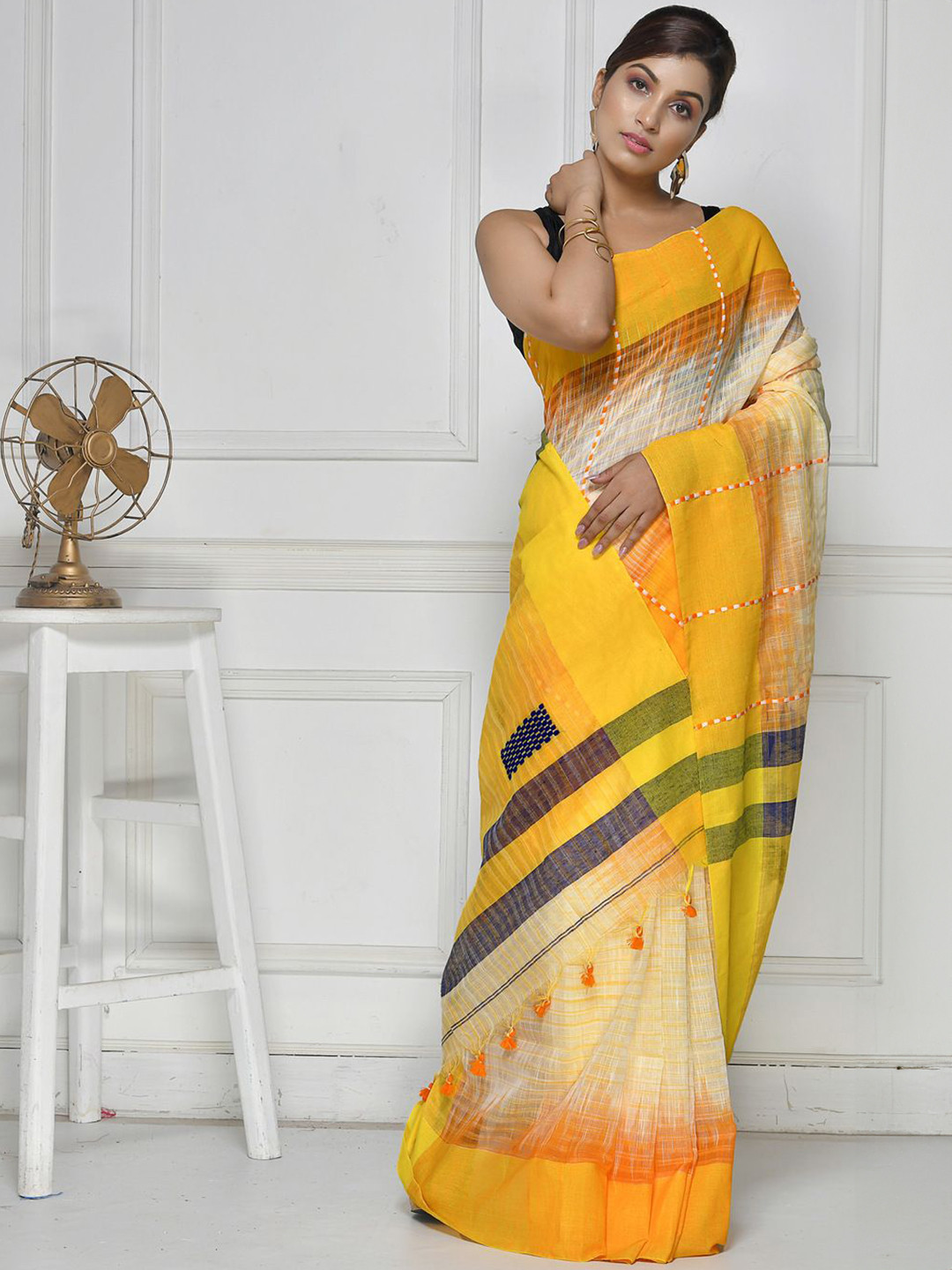 

Crochetin Woven Design Pure Cotton Ready to Wear Saree, White