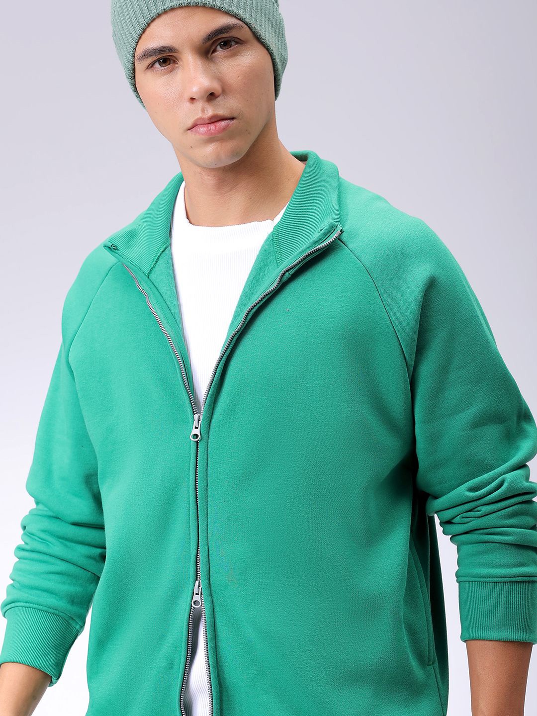 

The Indian Garage Co Mens Green Relaxed Fit Solid Front open-Highneck Sweatshirts