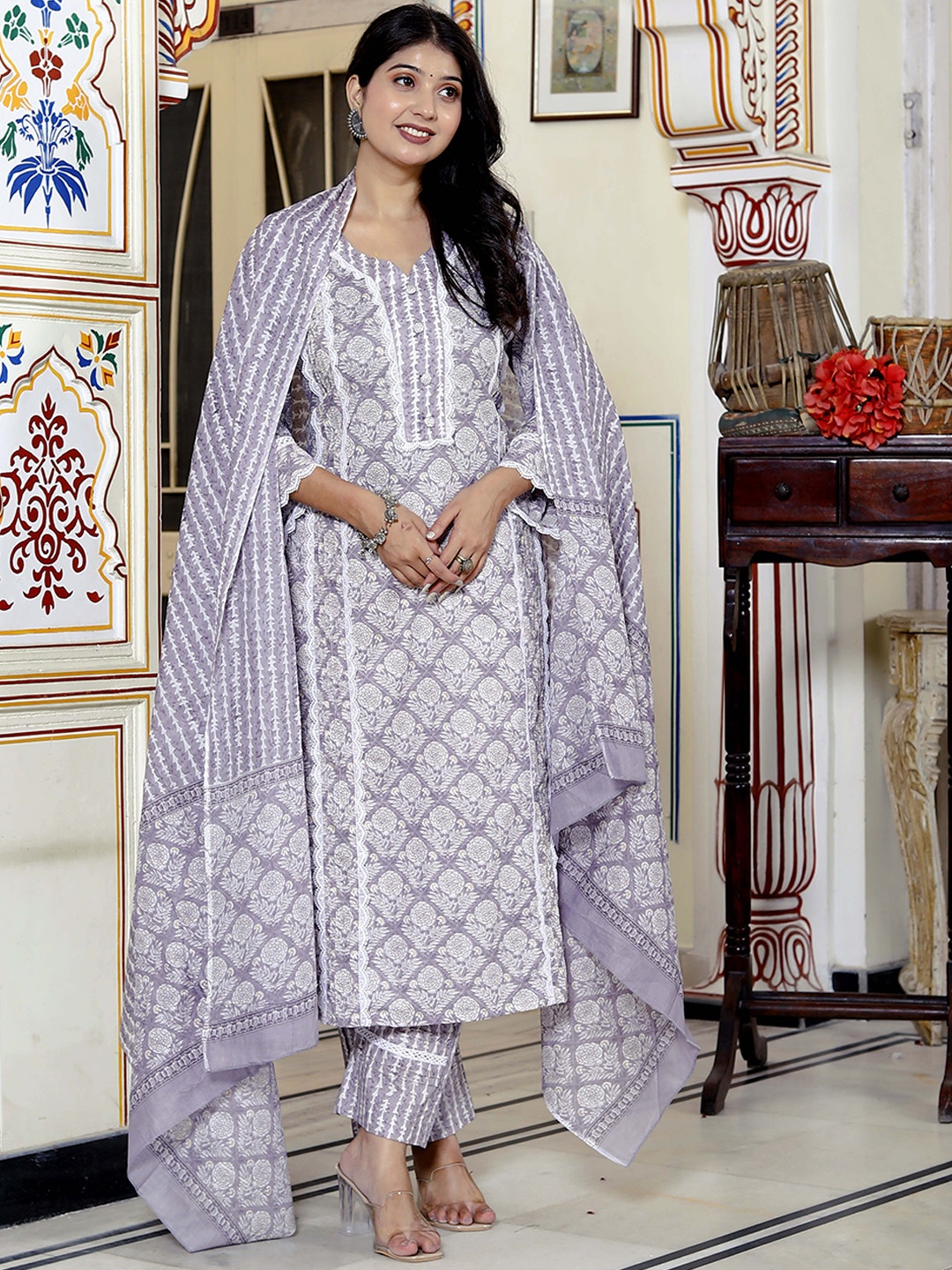 

FABISTA Floral Printed Thread Work Pure Cotton Kurta with Palazzo & Dupatta, Purple