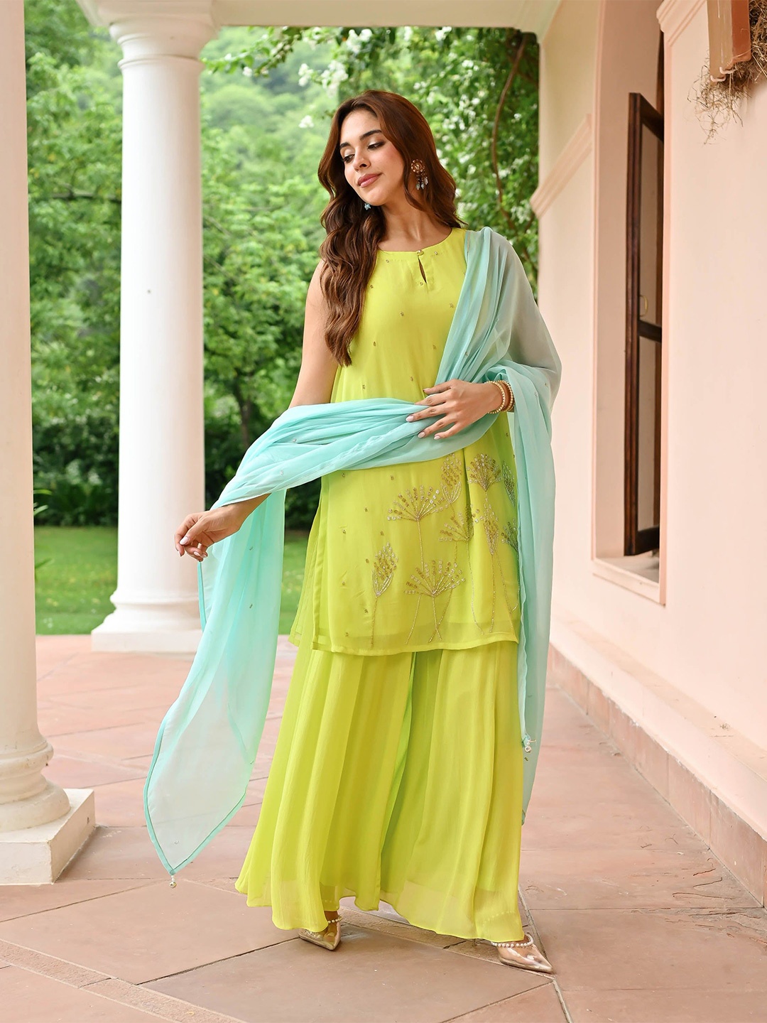 

Bunaai Floral Embroidered Straight Kurta With Palazzos & Dupatta, Green