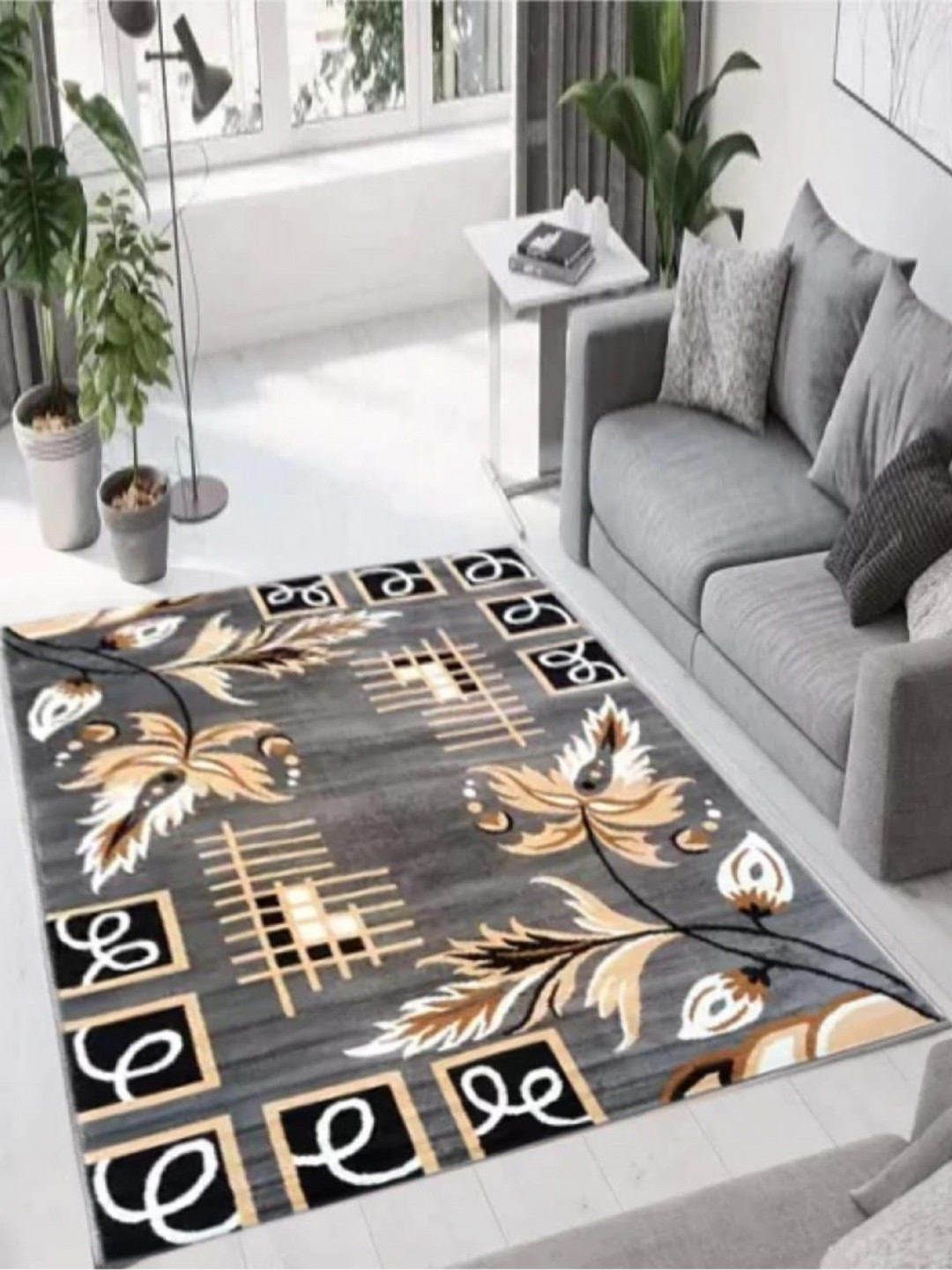 

Samjeeda Handloom carpets Red Geometric Anti-Skid Polyester Carpet