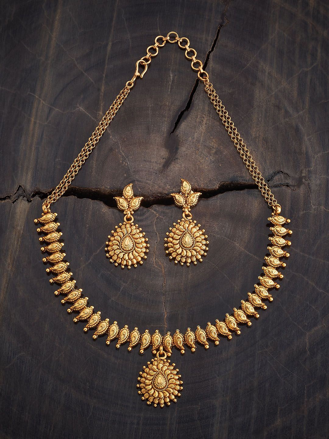 

Kushal's Fashion Jewellery Gold-Plated Textured Necklace & Earrings
